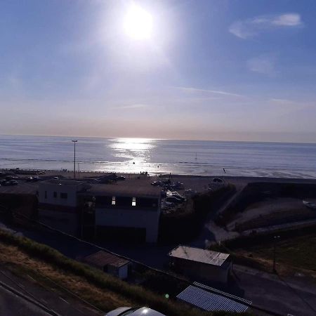Appartement Face A La Mer Woignarue Exterior photo